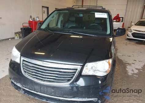 2014 Chrysler Town & Country Touring z USA, uszkodzony, nr VIN 2C4RC1BG8ER198208